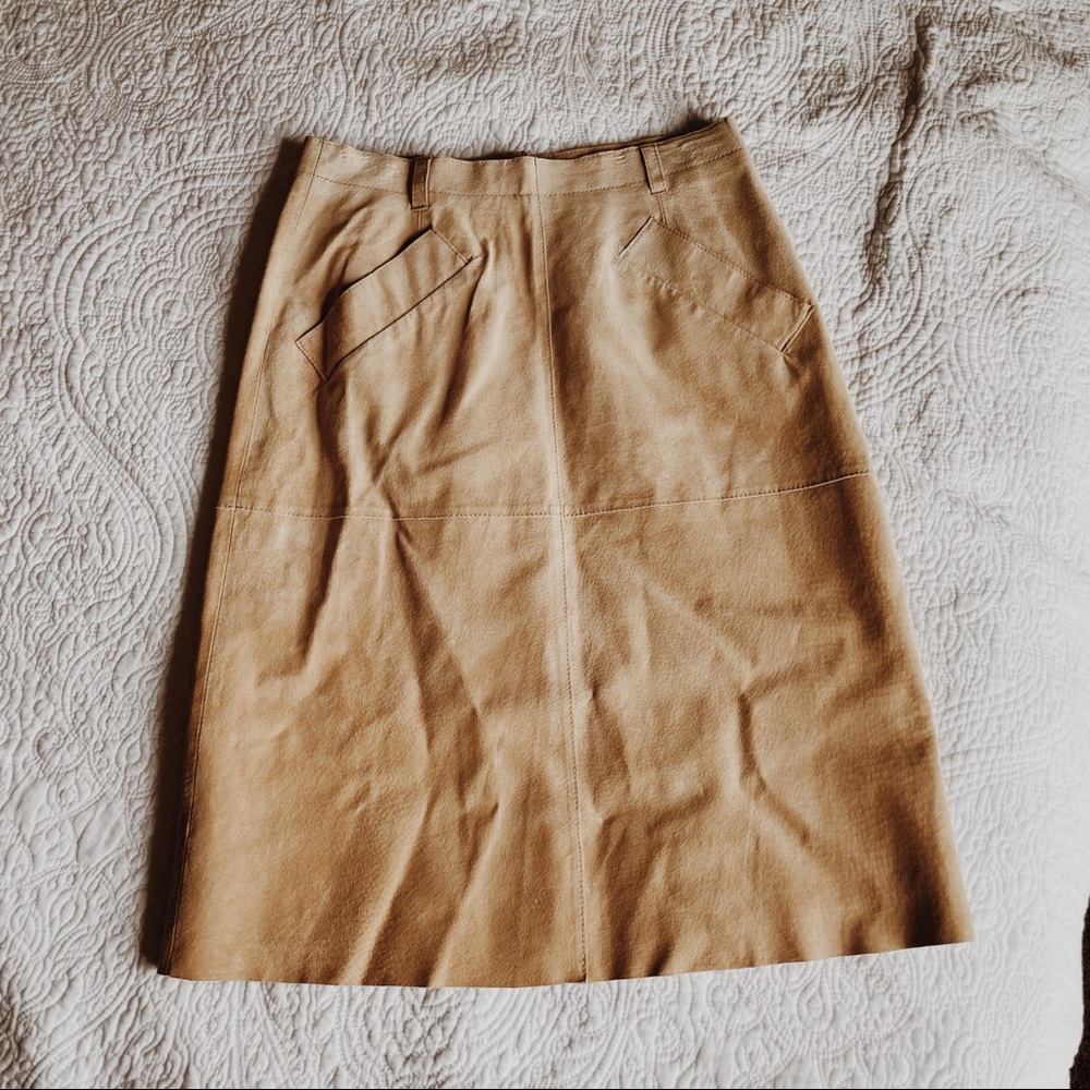Isaac Mizrahi 100% Genuine Suede Leather Skirt - Size 4